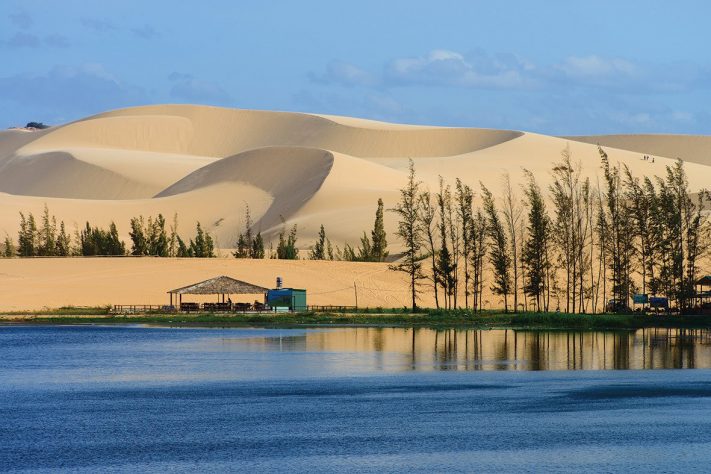 Vietnam-Mui-Ne-Bao-Trang-White-Sand-Dunes