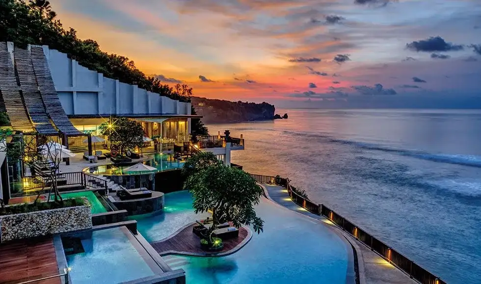 Explore Uluwatu